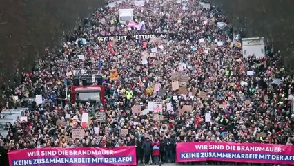 Unas 160.000 personas protestan en Berlín contra el giro político a la derecha