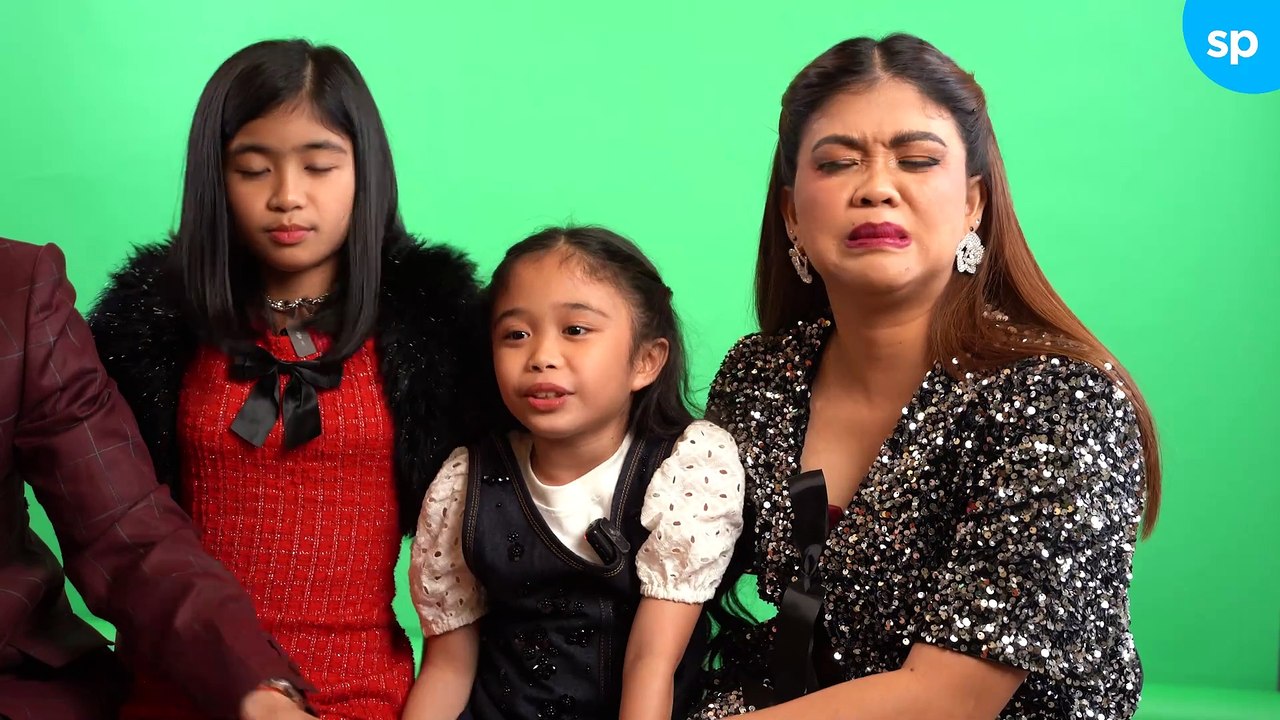 Melason Family Plays Who's Who l Usap Tayo l Smart Parenting