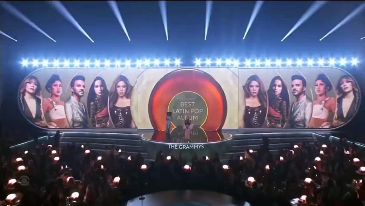 Shakira defende os imigrantes em discurso após ganhar o Grammy
