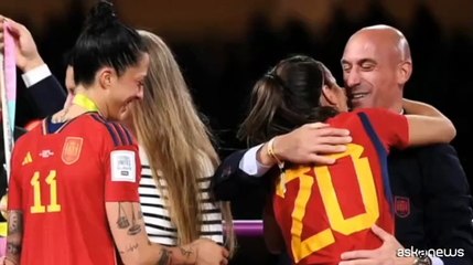 Rubiales in aula per bacio a Hermoso, lei: non dovrebbe mai accadere