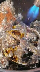 Signature style! Bags inspired by famous logos!