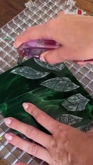 Artist creates a perfect lemon-themed stained glass piece