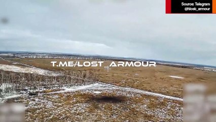 動画: 光ファイバーFPVドローンがウクライナの英国製チャレンジャー2戦車を攻撃