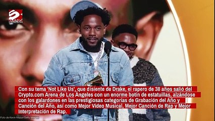 Kendrick Lamar es el máximo triunfador de los Grammy al llevarse a casa cinco premios