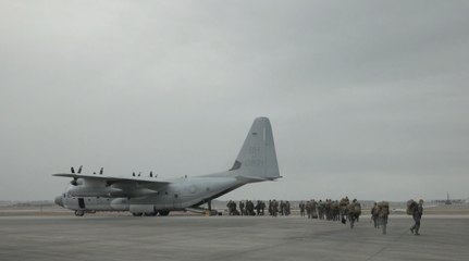 Militares de EE.UU. llegan a Guantánamo para preparar el centro de migrantes de Trump