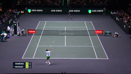 Rotterdam - Mal embarqué, Medvedev renverse finalement Wawrinka