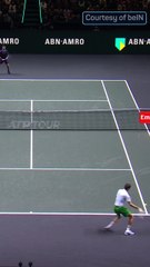 Wawrinka tweener not enough to win incredible point against Medvedev