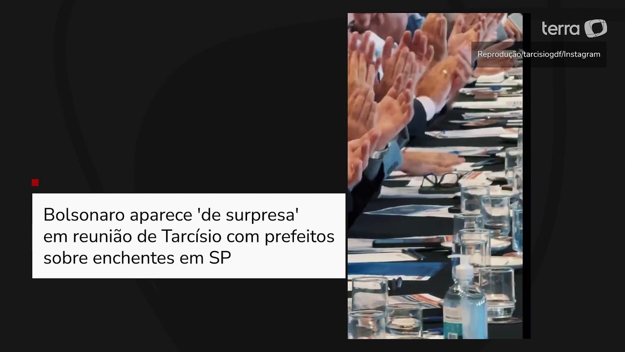 Tarcísio mostra aparição ‘surpresa’ de Bolsonaro em reunião com prefeitos sobre enchentes em SP