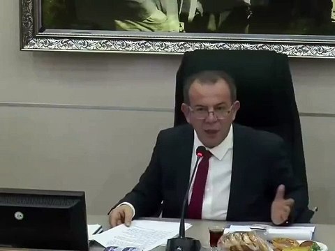 Tanju Özcan'dan AKP'li meclis üyesine: 78 insan ölmüş, sen neye gülüyorsun, utanma duygunu yitirdin mi!