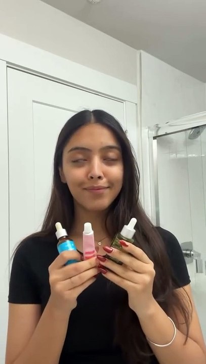 Glow Up With Uniqaya Retinol Serum