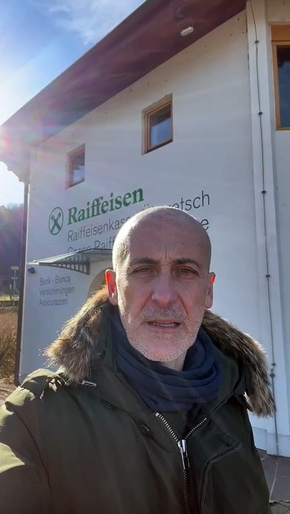 Colpo alla Raiffeisen: i ladri fuggiti con cassaforte e bancomat