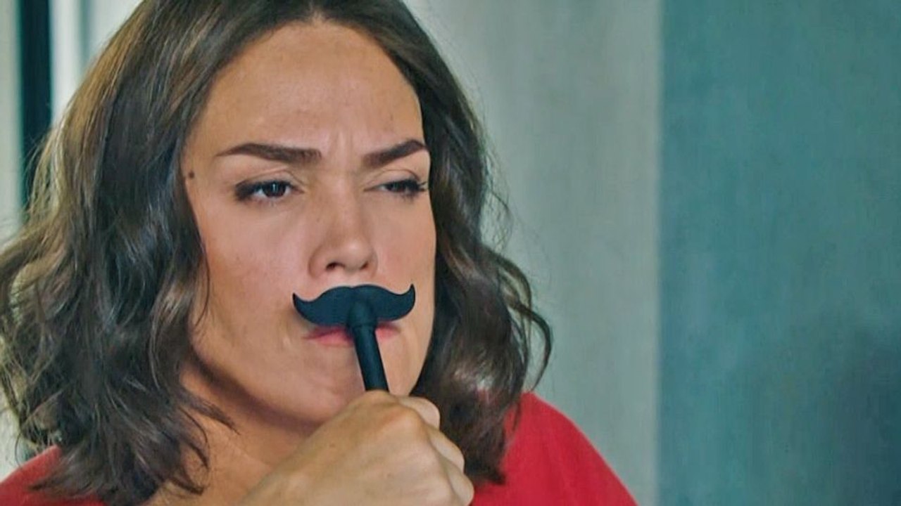 Mademoiselle Holmes - saison 2 Bande-annonce VF