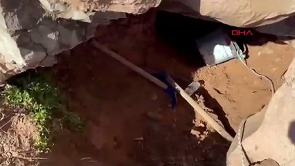 Defineciler kazdıkları kuyuda suçüstü yakalandı!