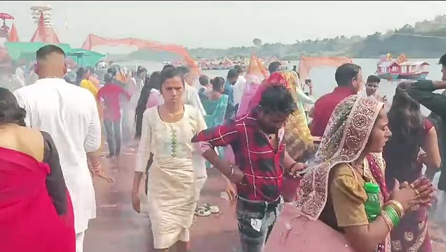 नर्मदा जन्मोत्सव 2025: घाट से लेकर गली-गली गूंज रहा नर्मदे हर का जयकारा- देखें वीडियो