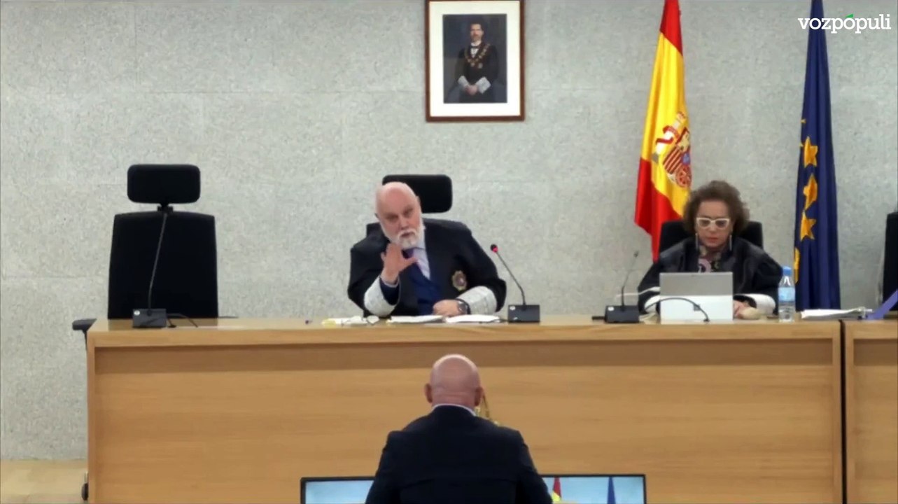 El juez abronca a LUIS DE LA FUENTE