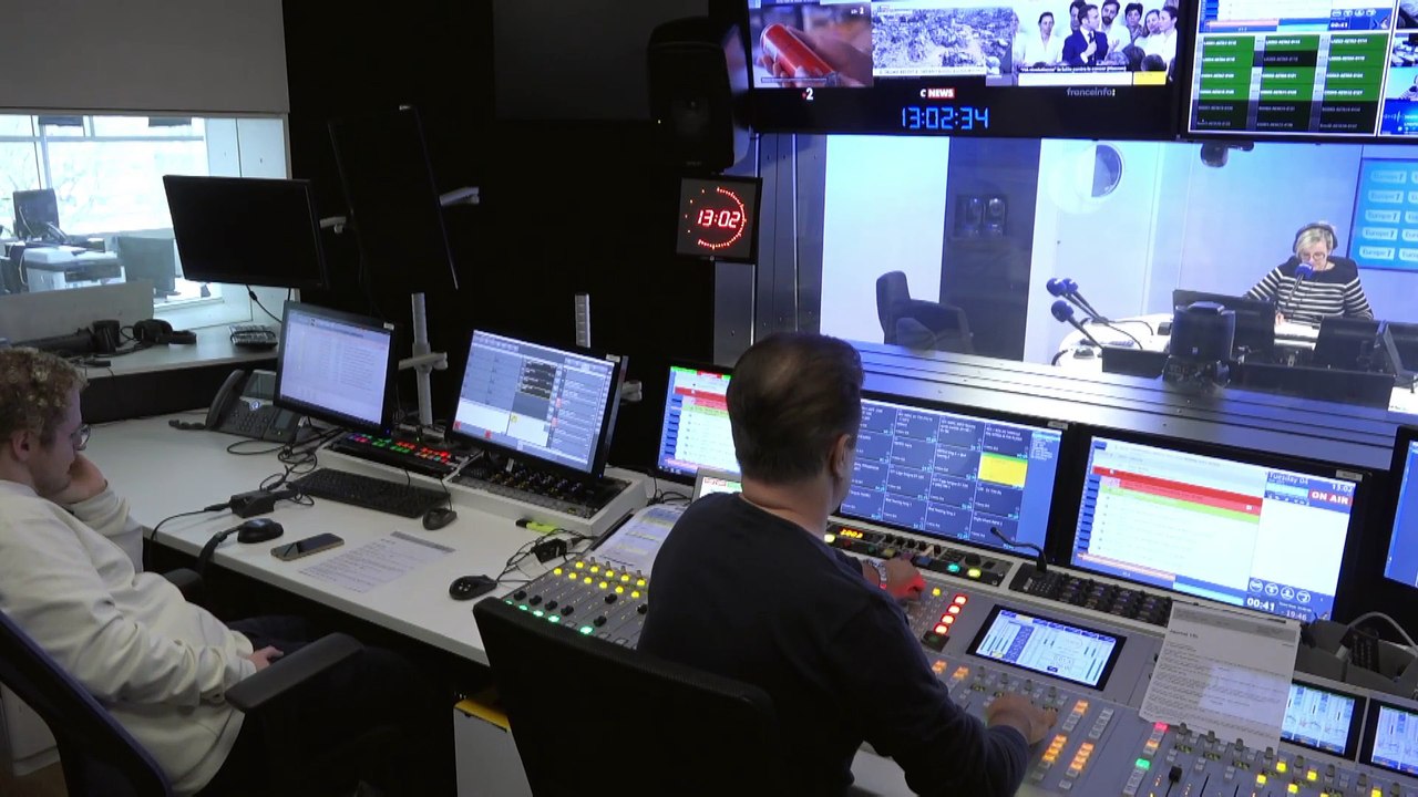 Premiers titres de séjour, régularisations, explusions... Ce qu'il faut retenir des chiffres de l'immigration en 2024