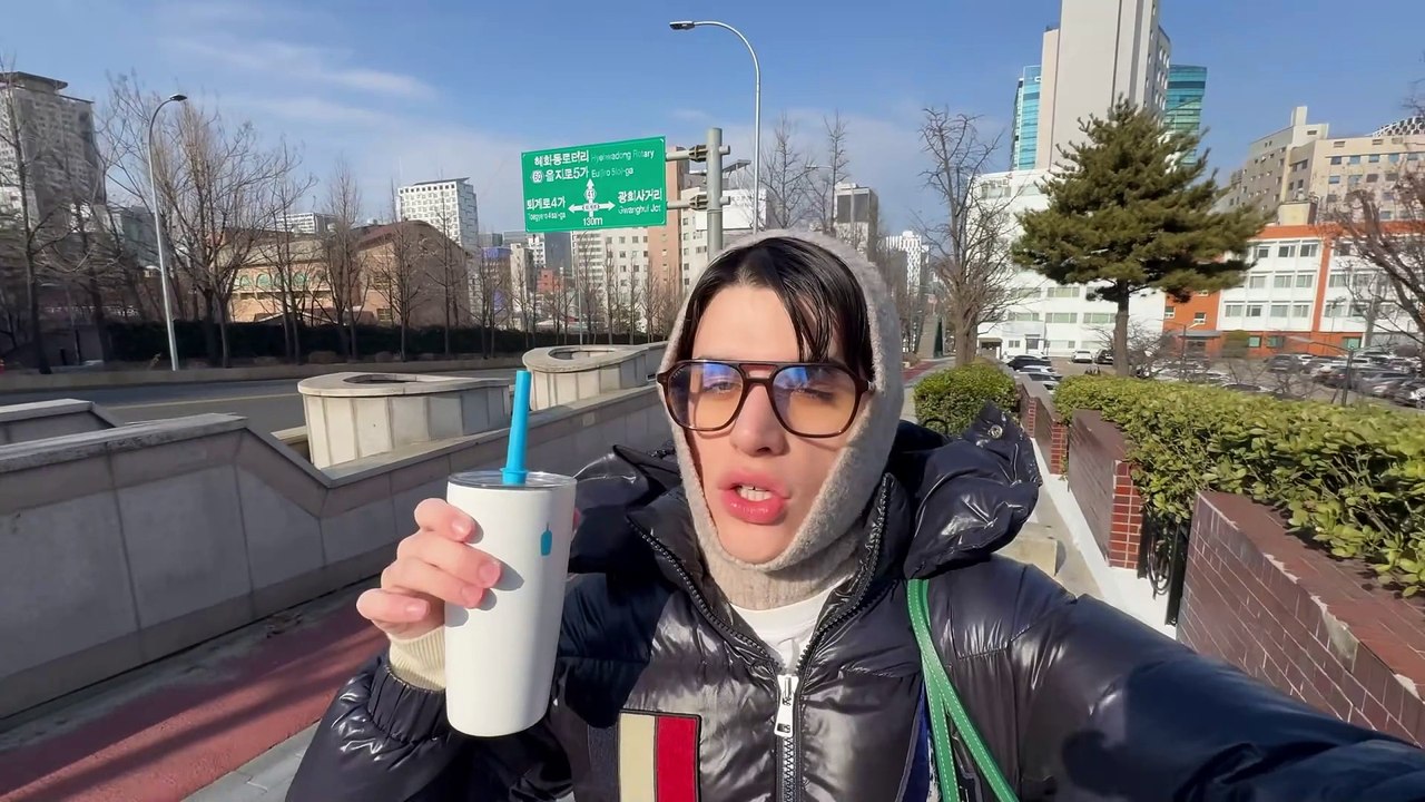 vlog l HOLIDAY y YO SOMOS NOVIOS          CUaNTO   HE GANADO CON K GUIDE  y me vuelvo a CHINA