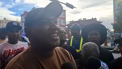 Buhoneros de la Duarte marchan al Palacio exigiendo terminación de 3ra etapa del proyecto Duarte con París