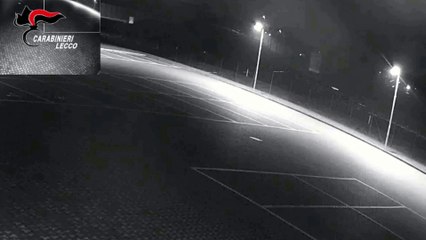 Lecco, il furgone travolge Ambra De Dionigi senza fermarsi: le immagini della videosorveglianza