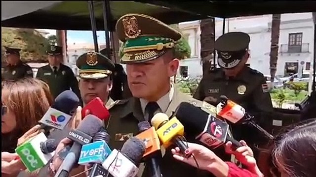 El comandante de la policía, general Agusto Russo, dijo que instancias operativas de la institución están investigando de como cumplir con la ley, en el caso de evo morales que tiene una orden de aprehensión por el delito de trata de personas emitido por