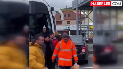 Yalova'da Servis Otobüsü ve Otomobil Çarpıştı