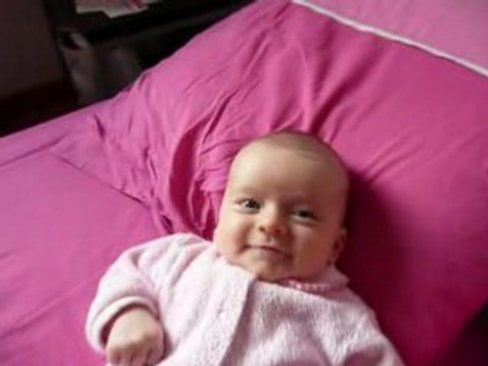 Ninon sur le lit