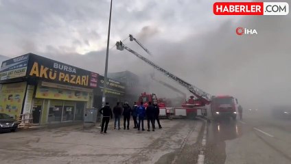Bursa'da Oto Aksesuar Dükkanında Yangın: Trafik Aksadı
