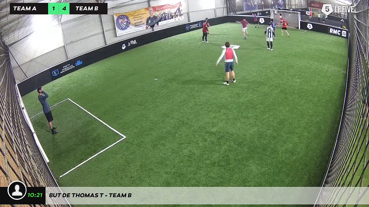 But de Thomas T - Team B