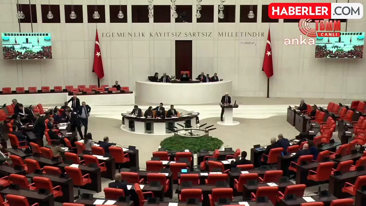 Dem Partili Çandar: "Türkiye Suriye'de İzlediği Politikaya Devam Ederse Bu Suriye'de Potansiyel İç Savaşa Benzin Dökmek Anlamına Gelir"
