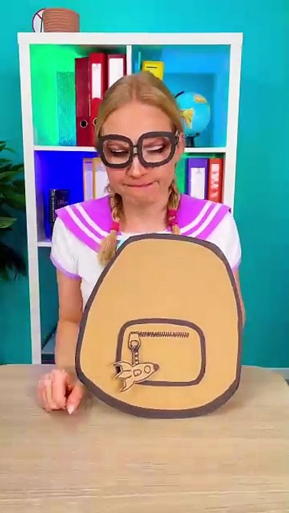 Relooking Beauté En Carton ! 💖✨ Transformation Inversée #maquillage #inverse