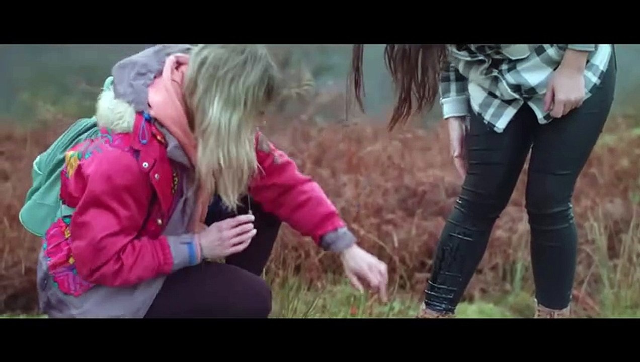 fi--they-are-hunted-by-ancient-flying-predators---movie-sci