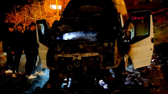 Kayseri'de park halindeki öğrenci servis minibüsü alev aldı