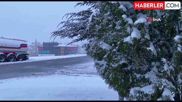 Kayseri'de Kar Yağışı Şehri Beyaza Bürüdü