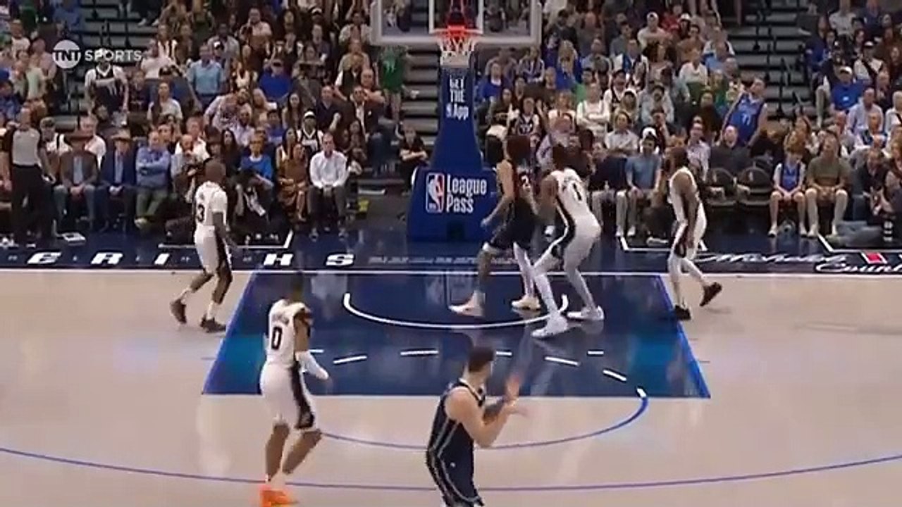 Klay Thompson reacts to Luka Doncic trade to Lakers for Anthony Davis