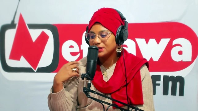 قيمة التعاون في المجتمع المختصة الاجتماعية وهيبة بن منصور رئيس الفرع الجهوي للهلال الاحمر بقبلي مصباح زرقان