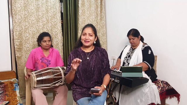 koi nahi hai phir bhi hai mujhko | Rupali Varadkar, Uma Devraj & Neesha Mokal live cover song
