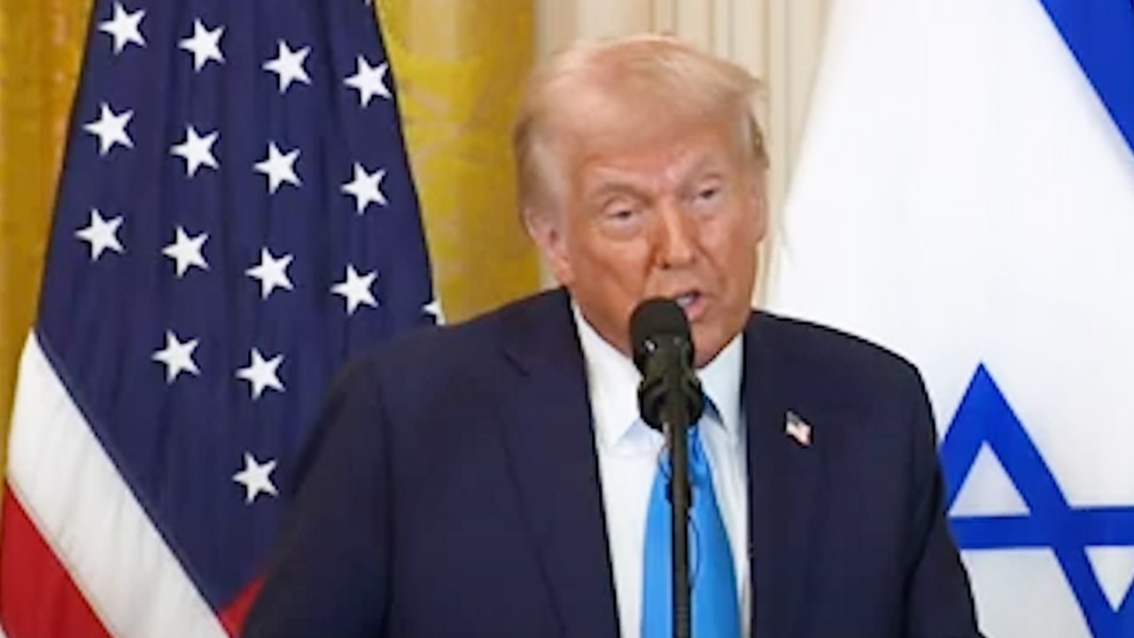 Donald Trump déclare que les Etats-Unis vont "prendre le contrôle de la bande de Gaza"