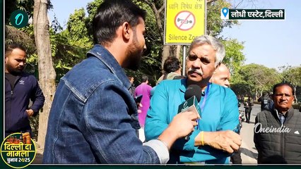 Delhi Election 2025 Voting : Priyanka Gandhi ने  Robert Vadra के संग डाला वोट |  वनइंडिया हिंदी