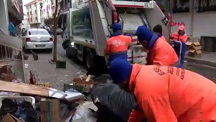 İstanbul'da bir daireden 8 kamyon dolusu çöp çıktı