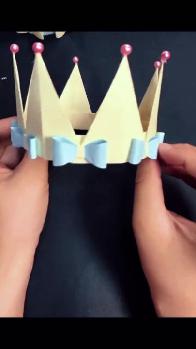 What to play at home during the holiday, to the children at home fold a crown bar paper craft #parent #childhandmade #Handmade #diy #handmadeorigami #homemade #toys #kindergarten #handmade