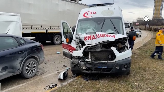 7 aracın karıştığı trafik kazasında 1 kişi yaralandı
