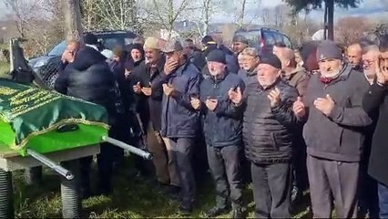 Evinde ölü bulunan kadın son yolculuğuna uğurlandı