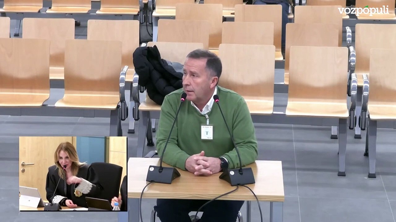 Un exdirectivo de la RFEF afirma que el seleccionador intentó coaccionarle por orden de Rubiales para quitar importancia al beso