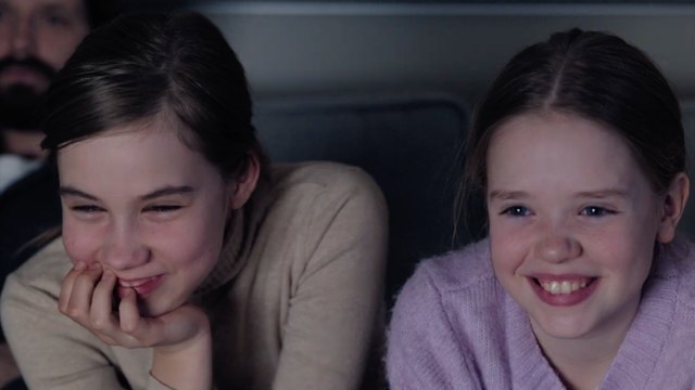 Vida en pausa Tráiler VOSE