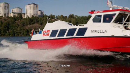 Candela P-12 Wake Comparision ¦ Electric hydrofoiling ferry VS traditional ferry