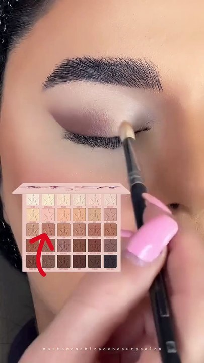 Eye makeup