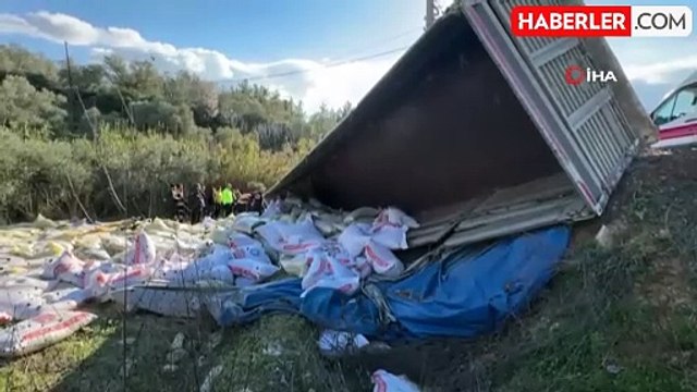 Kuşadası'nda Tır Devrildi: 1 Ölü, 3 Yaralı