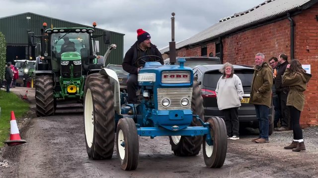 Steve Yeandle memorial tractor run was led by Dan Chanin on a Ford 5000, video Alan Quick IMG_3291