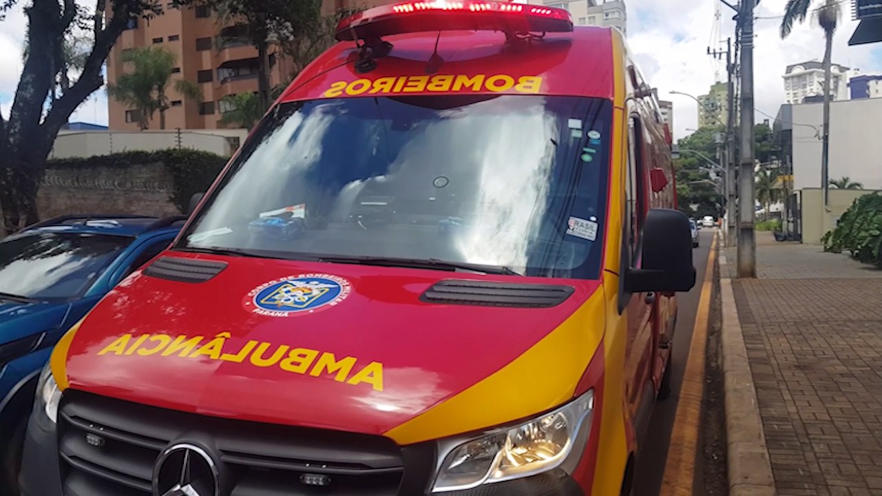 Biz e Celta se envolvem em colisão na Rua Minas...
