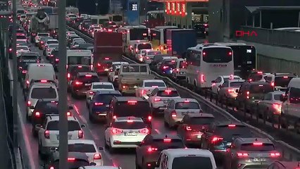İstanbul - İstanbul'da trafik yoğunluğu yüzde 80'e ulaştı